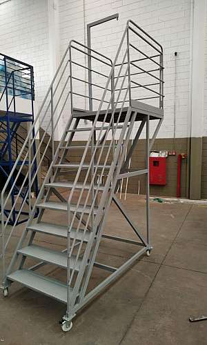 escada de alumínio 6 degraus